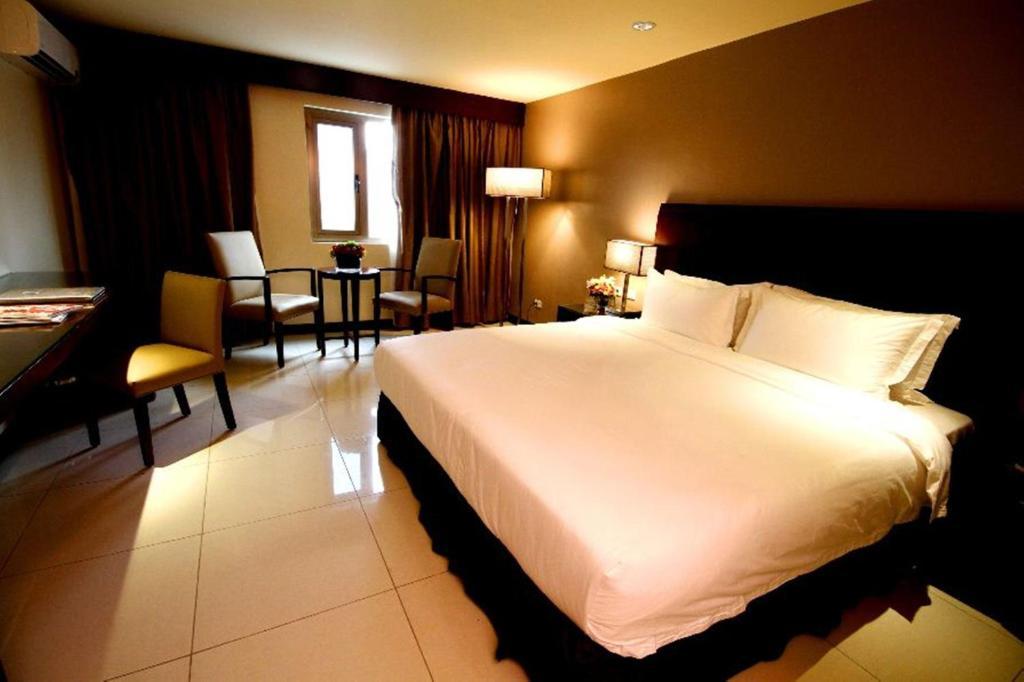 Deluxe Zimmer mit Kingsize-Bett